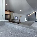 Acro Upscale Residences Apartament *