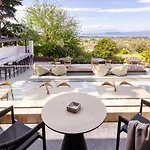 Acro Upscale Residences *