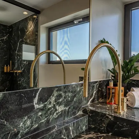 Acro Upscale Residences *