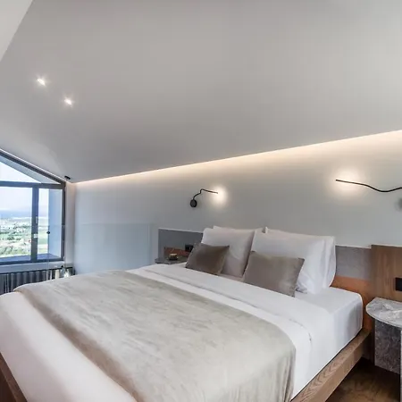 Acro Upscale Residences Apartment
