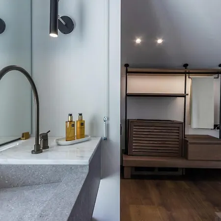 Acro Upscale Residences Apartmán *