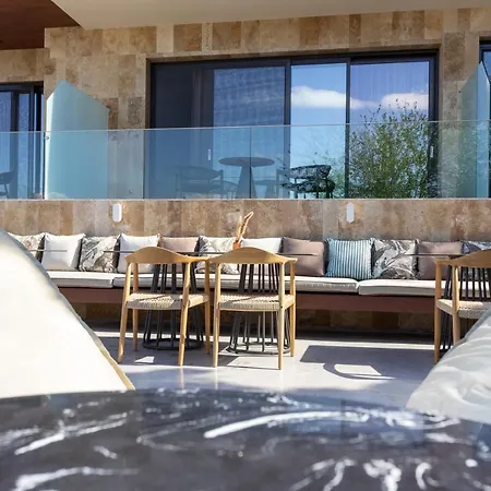 Acro Upscale Residences