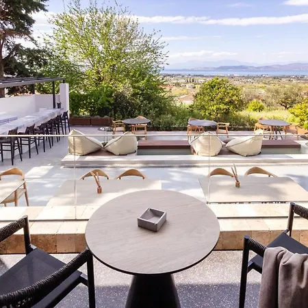 Acro Upscale Residences *