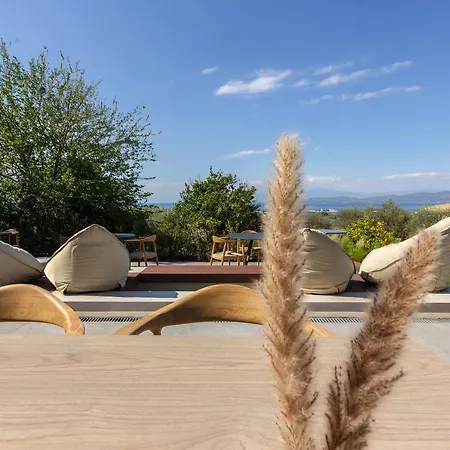 Acro Upscale Residences Apartment *