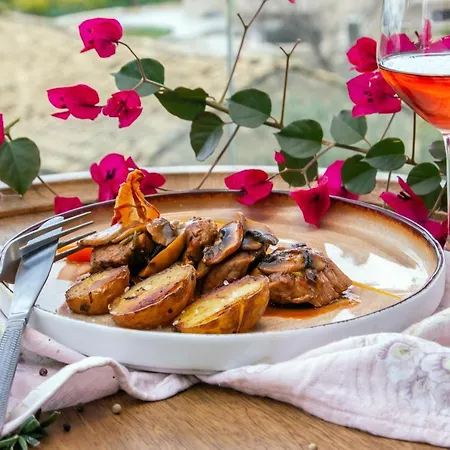 Acro Upscale Residences Appartamento