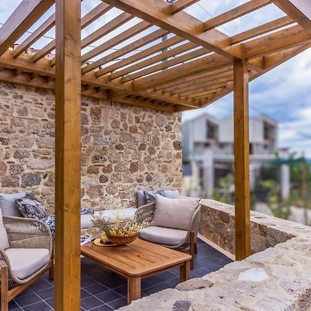 Acro Upscale Residences *