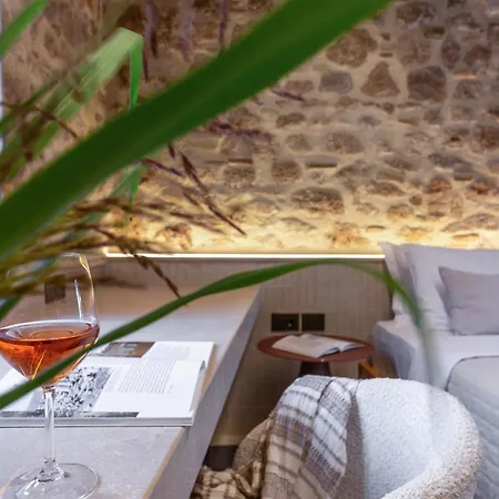 Acro Upscale Residences *