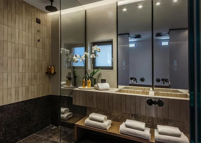 Acro Upscale Residences