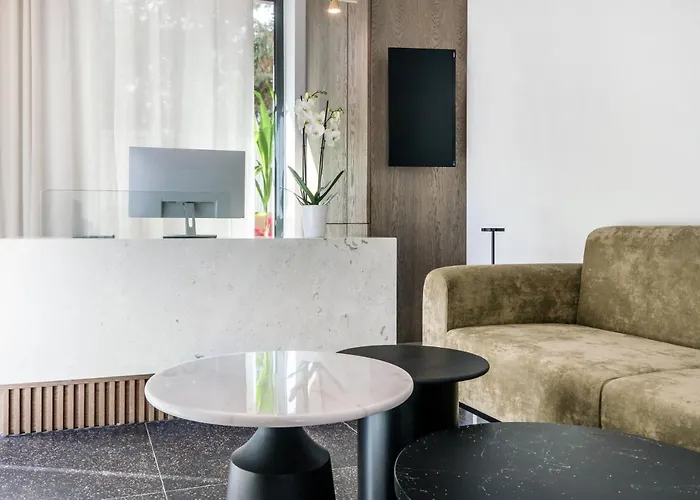 Acro Upscale Residences *