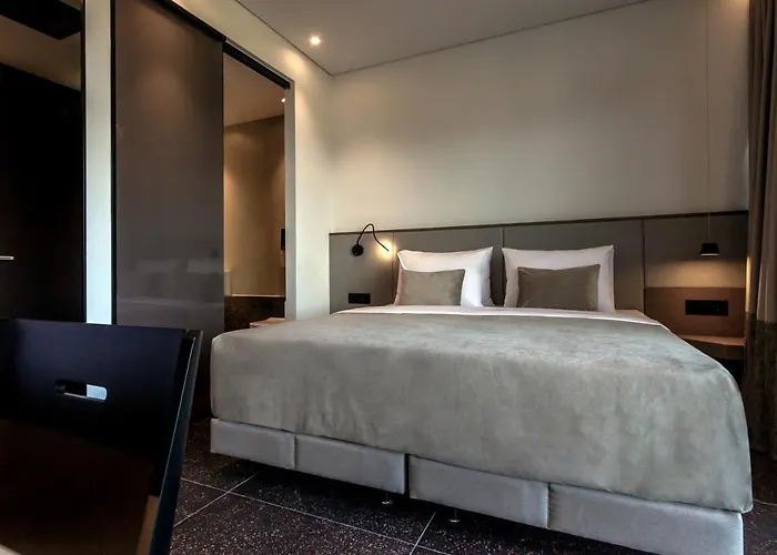 Acro Upscale Residences דירה