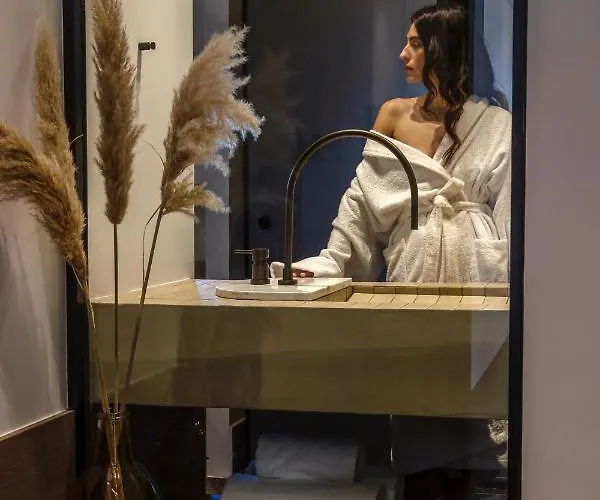 Acro Upscale Residences