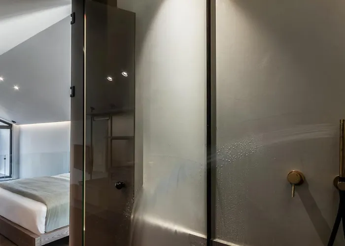 Acro Upscale Residences