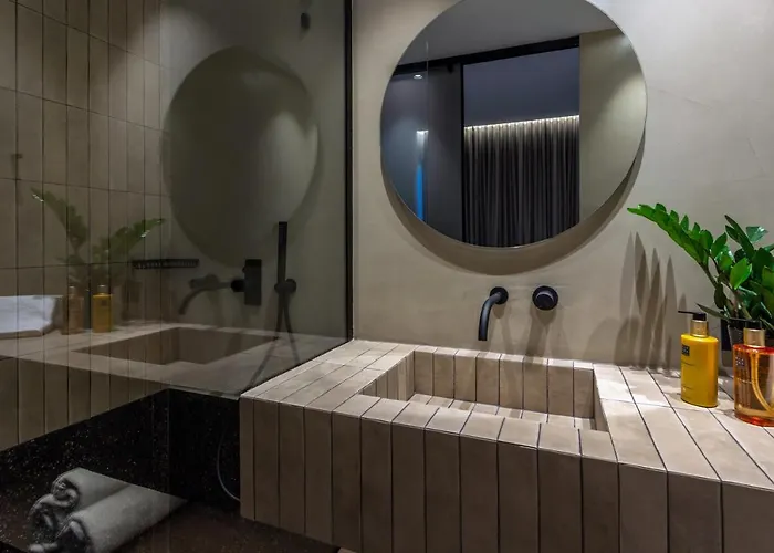 Acro Upscale Residences