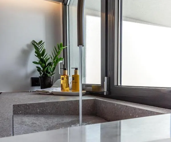 Acro Upscale Residences