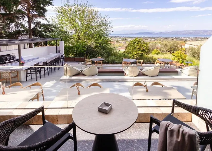 Acro Upscale Residences *