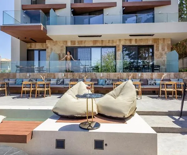 Acro Upscale Residences Lejlighed