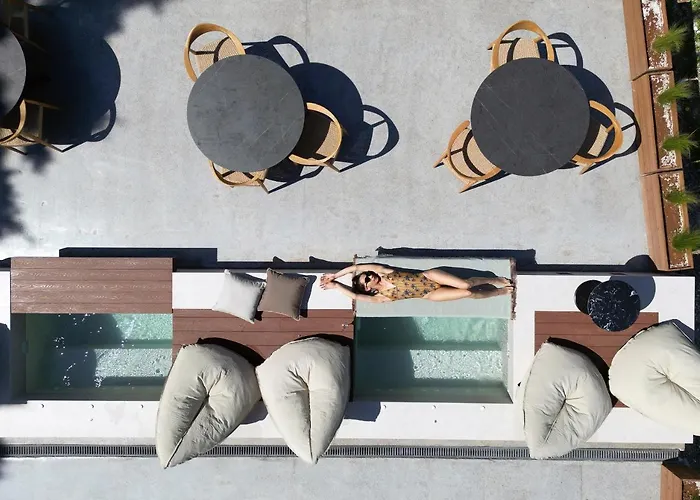 Acro Upscale Residences *